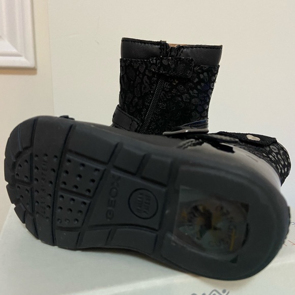 Geox black leather and suede boots size 4 1/2 NIB - Picture 2 of 5